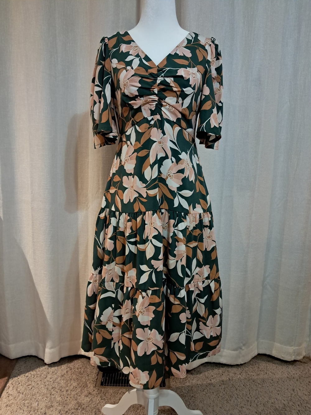 Gal Meets Glam Floral Tiered V-Neck Maxi Dress in Dark Green and Blush 2P